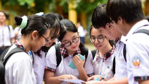 Mỗi tổ hợp xét tuyển sẽ phù hợp với những nhóm ngành khác nhau, vì vậy thí sinh nên tìm hiểu kỹ trước khi đăng ký nguyện vọng để lựa chọn đúng định hướng nghề nghiệp