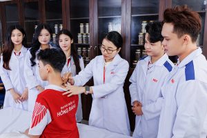 Ngành Y học cổ truyền mở ra nhiều môi trường làm việc phù hợp với chuyên môn